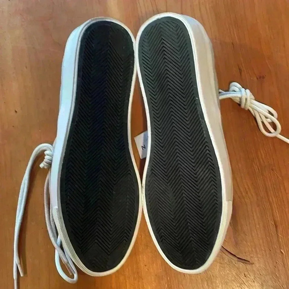 Converse sneakers size 10, light green NWT - Picture 7 of 8